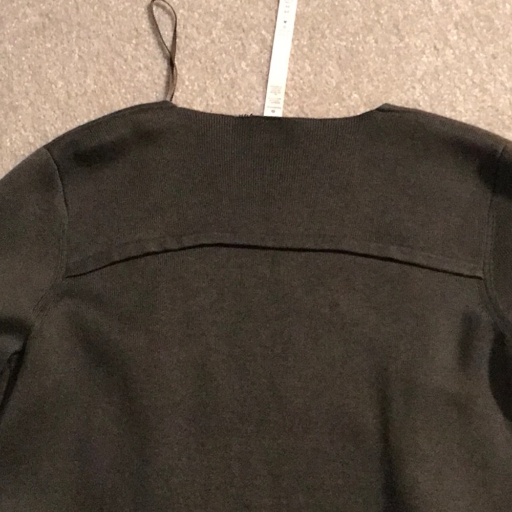 Beautiful Lululemon Green cardigan - Picture 7 of 8